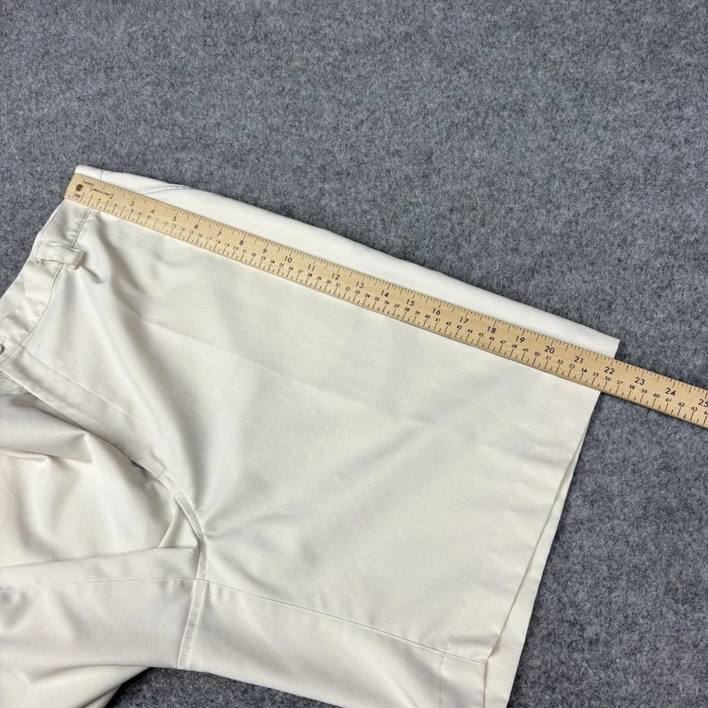 Under Armour Performance Golf Shorts Men's 40R White Flat Front Casual Stretch
